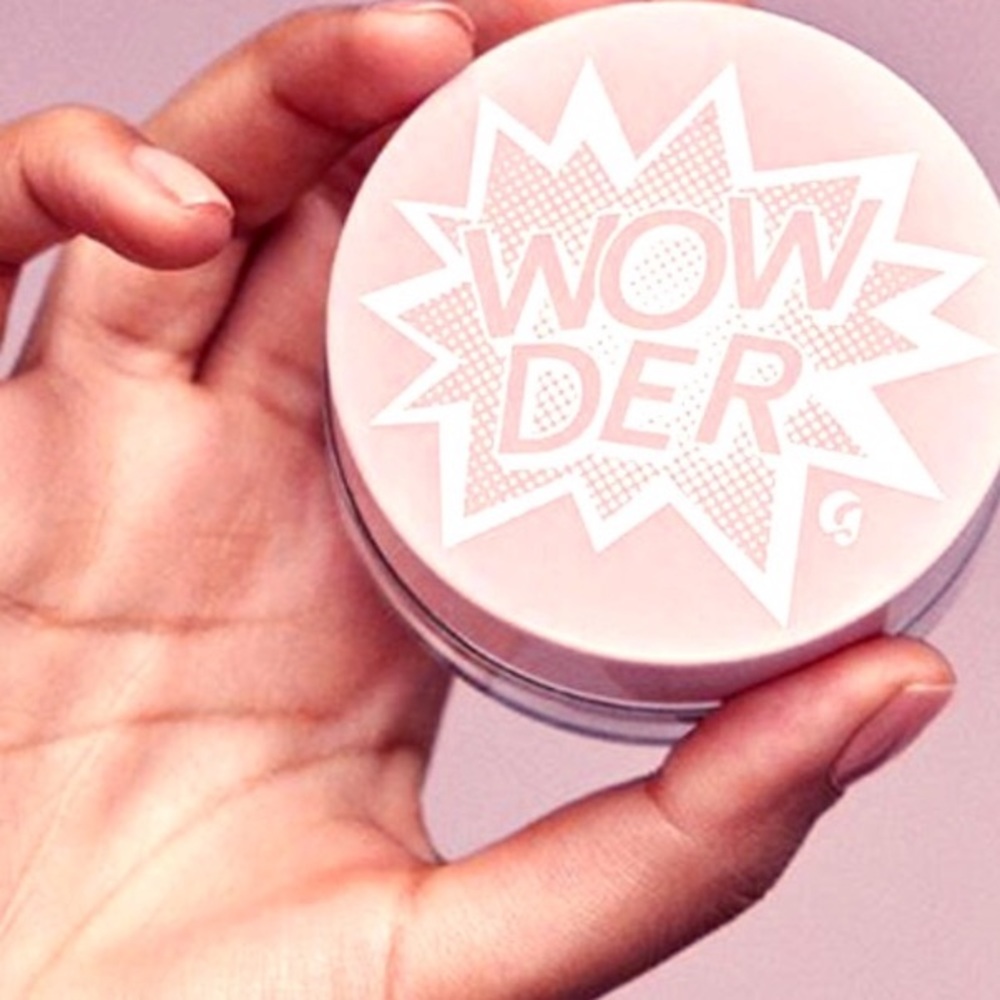 Glossier Wowder in Light/Medium